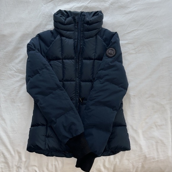 New authentic Unisex Canada Goose blue puffer jacket, S (offers welcome!) - Picture 9 of 11